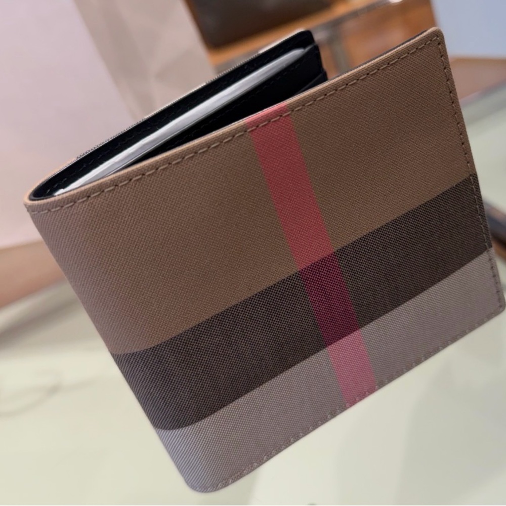 Burberry wallet